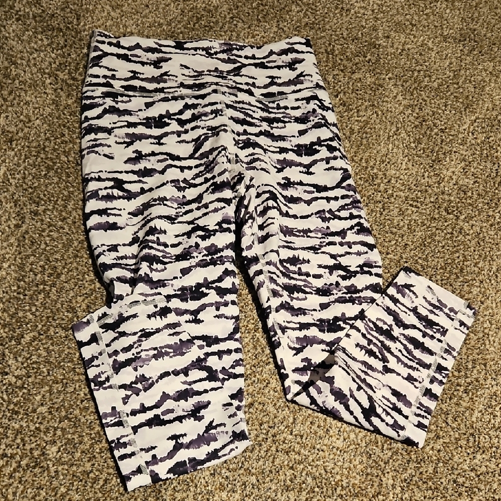 Fabletics Women's Black and White Patterned Capri Workout Leggings